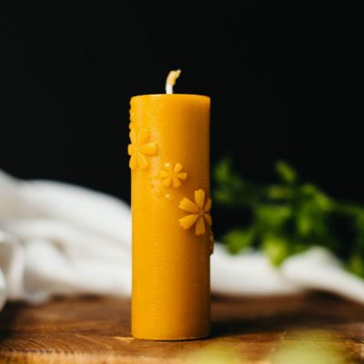 Bišu vaska svece “Svece ar ziediem”