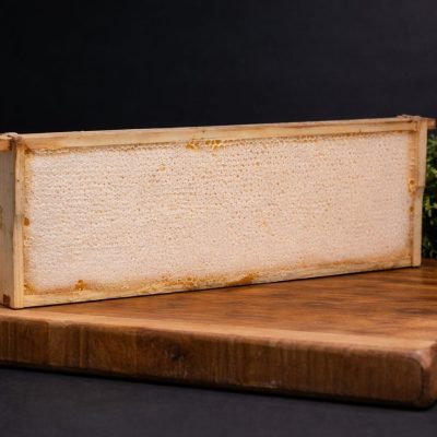 Šūnu medus tieši no stropa